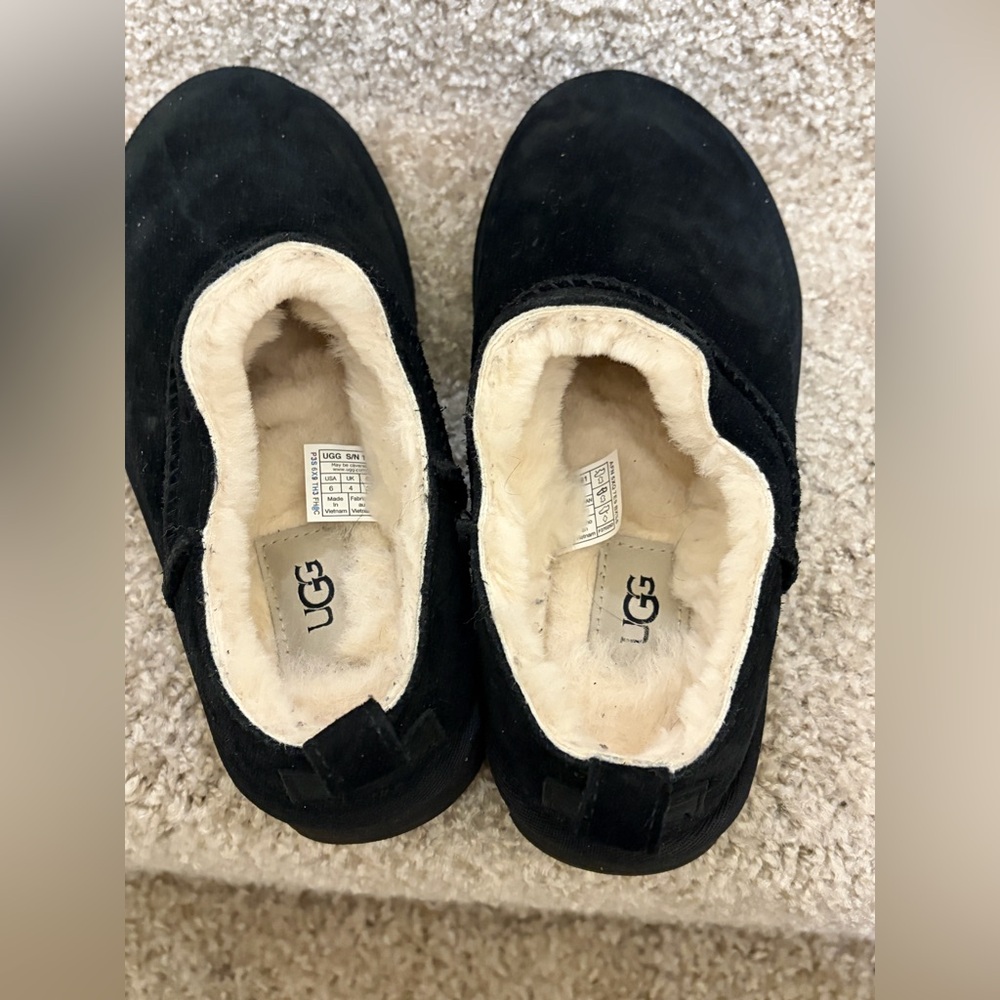 Black Ugg Classic Micro - Picture 5 of 6